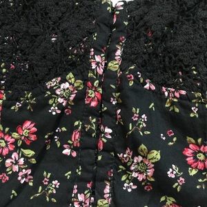 Forever 21 Floral Dress w lacey accent